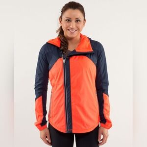 LULULEMON Run: Get Up And Glow Jacket *Reflective 360 Light Flare / Ink Size 4